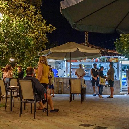 Des Roses Hotel Platanias  Exterior foto