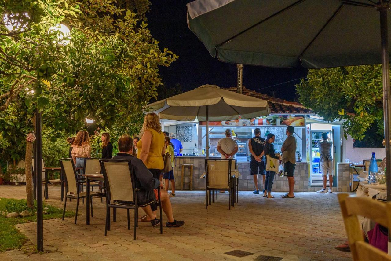 Des Roses Hotel Platanias  Exterior foto