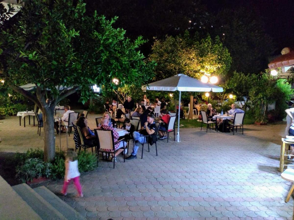 Des Roses Hotel Platanias  Exterior foto